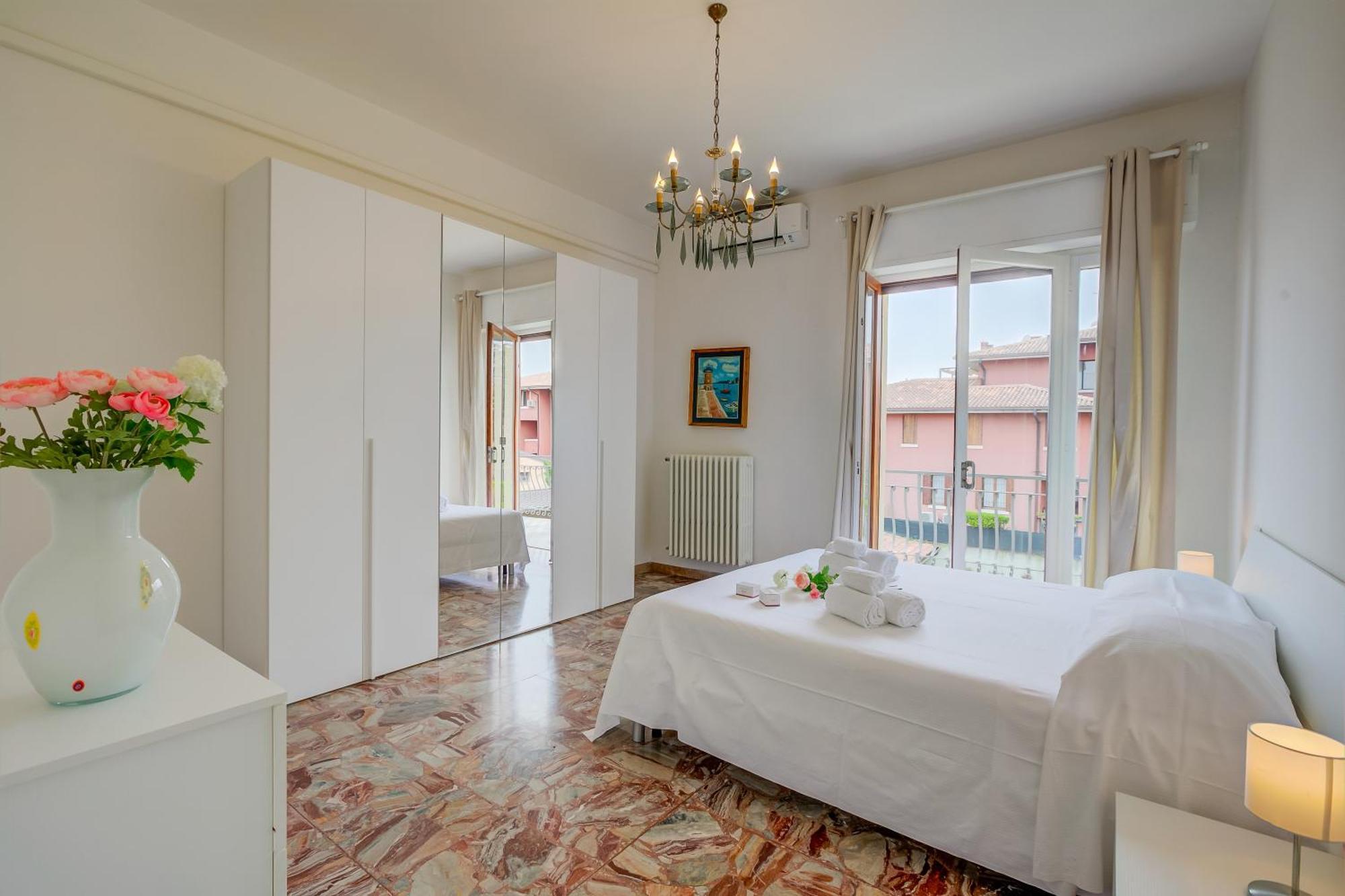 Casa Milly - Happy Rentals Дезенцано-дель-Гарда Экстерьер фото