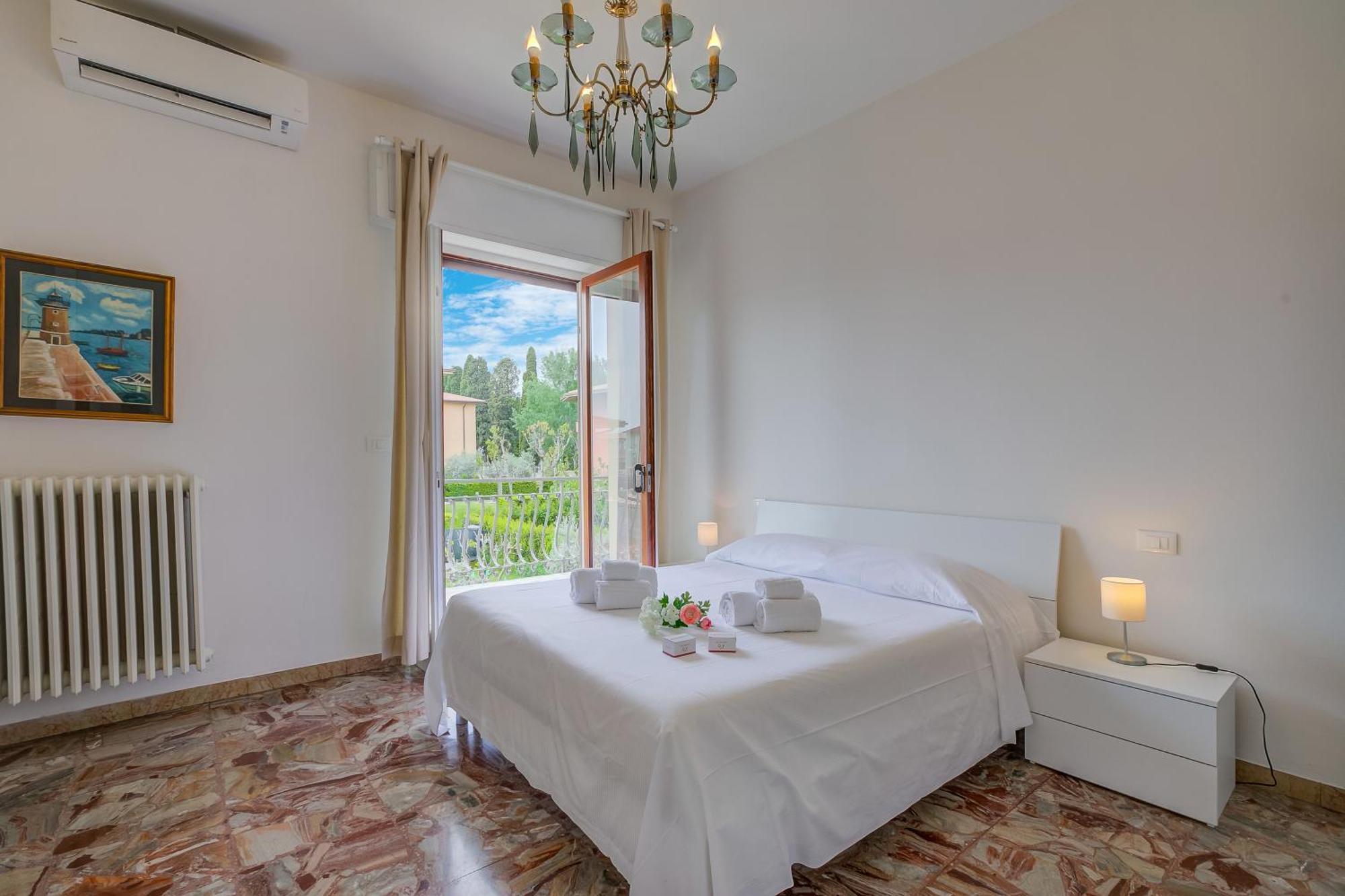 Casa Milly - Happy Rentals Дезенцано-дель-Гарда Экстерьер фото