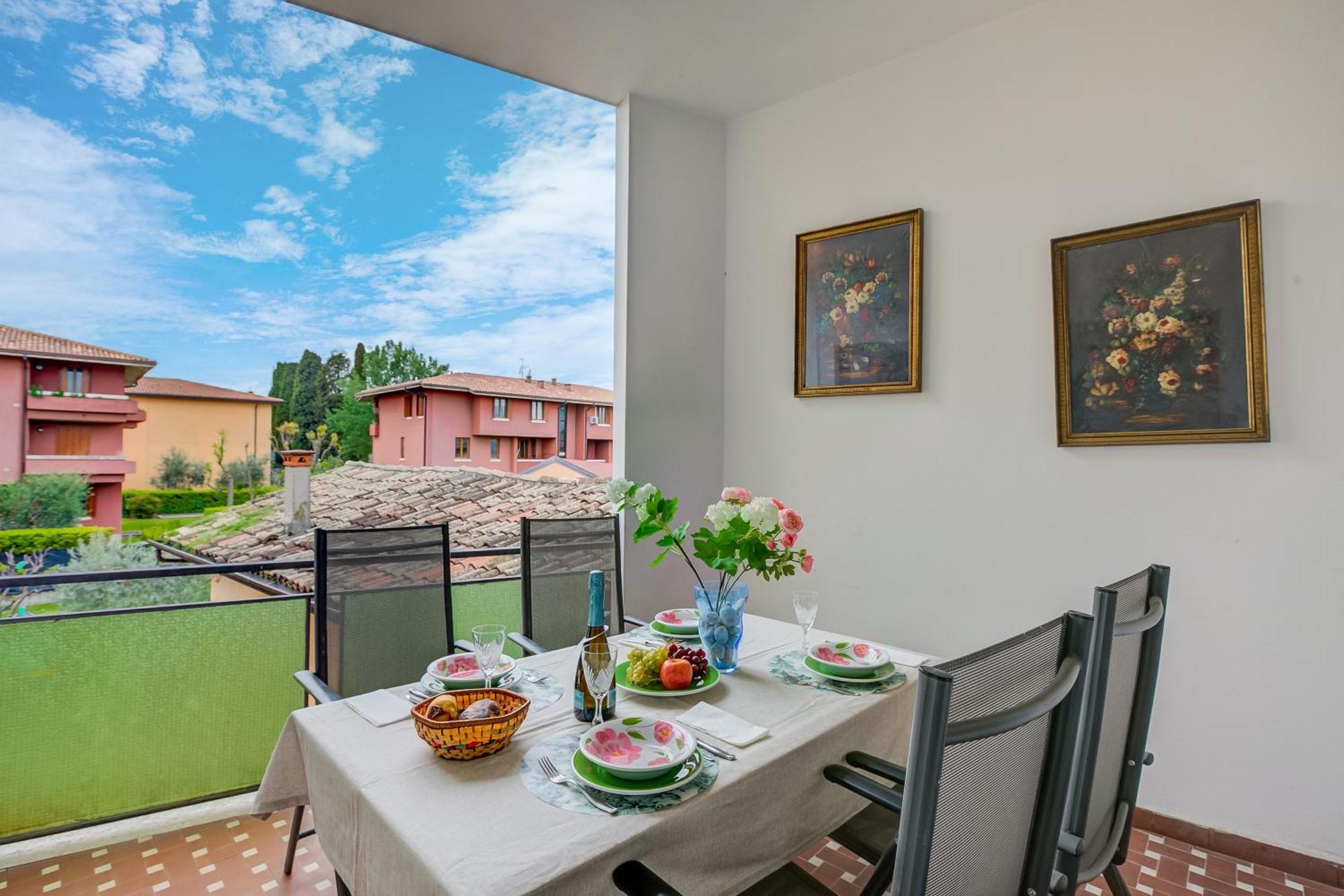 Casa Milly - Happy Rentals Дезенцано-дель-Гарда Экстерьер фото